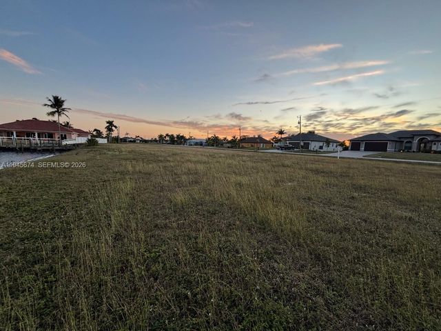 1213 NW 39th Ave, Cape Coral, FL 33993