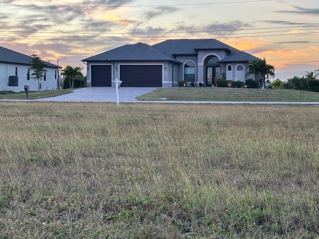 1213 NW 39th Ave, Cape Coral, FL 33993