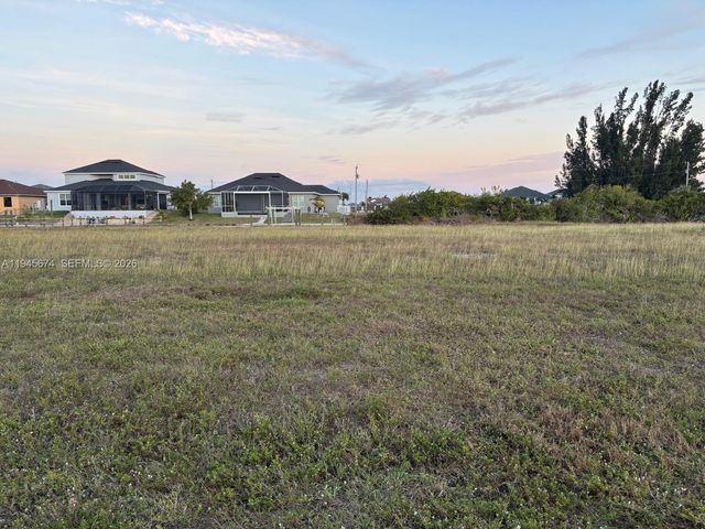 1213 NW 39th Ave, Cape Coral, FL 33993