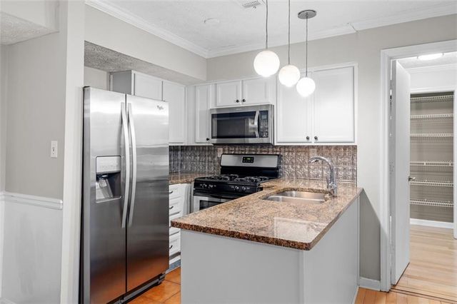 2045 Brian, Decatur, GA 30033