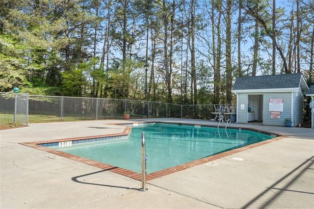 2045 Brian, Decatur, GA 30033