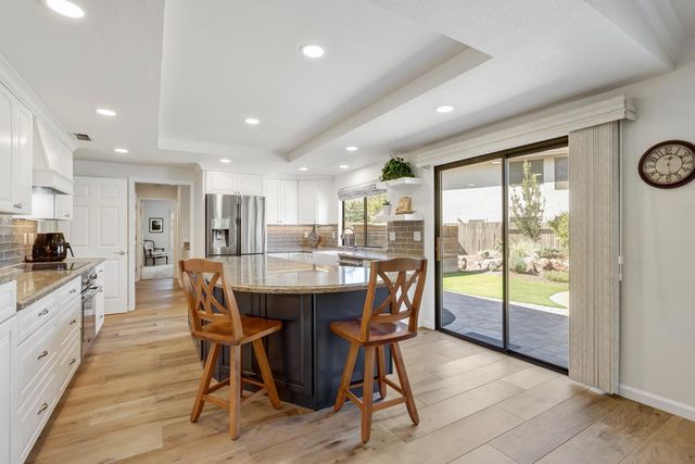 2208 Cold Stream Ct, Gold River, CA 95670