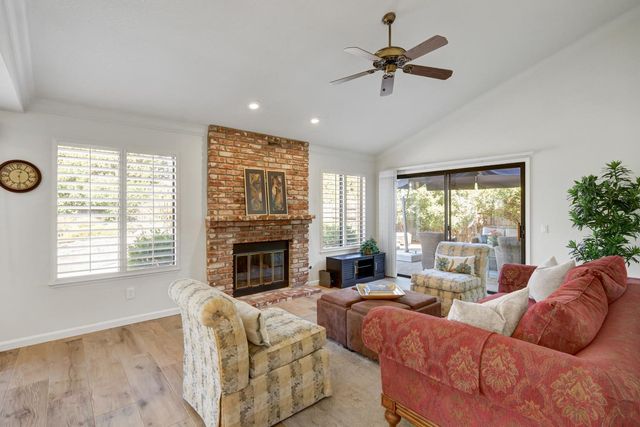 2208 Cold Stream Ct, Gold River, CA 95670