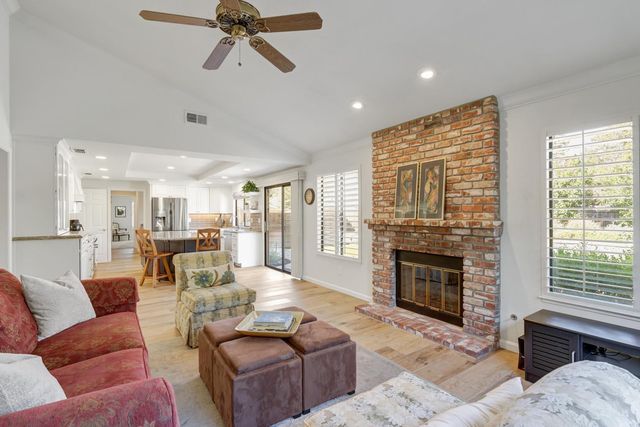 2208 Cold Stream Ct, Gold River, CA 95670