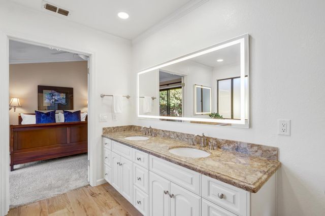 2208 Cold Stream Ct, Gold River, CA 95670