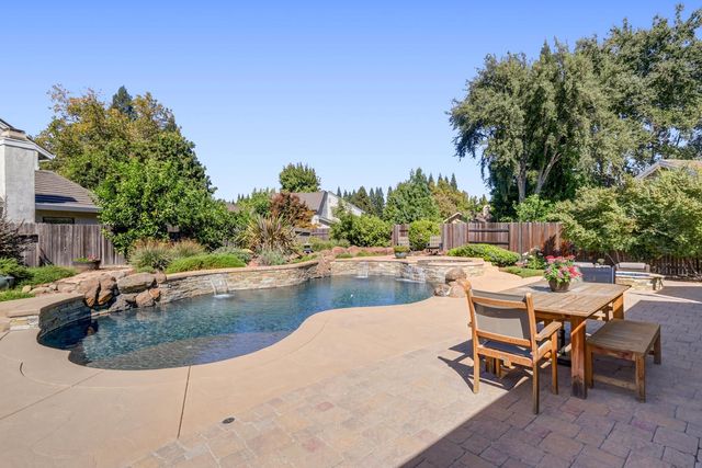 2208 Cold Stream Ct, Gold River, CA 95670