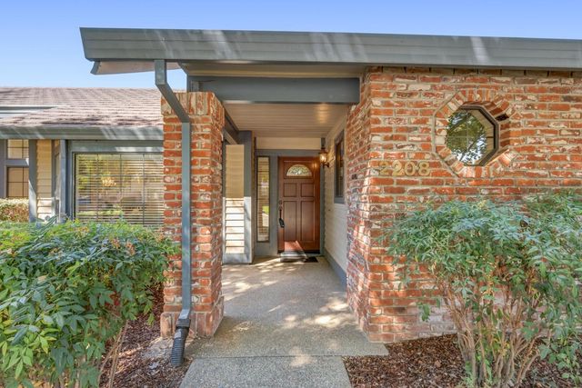 2208 Cold Stream Ct, Gold River, CA 95670