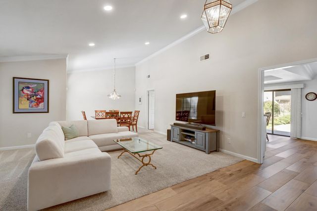 2208 Cold Stream Ct, Gold River, CA 95670