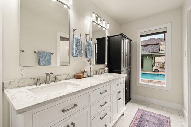 919 Biscayne, Lakeway, TX 78734