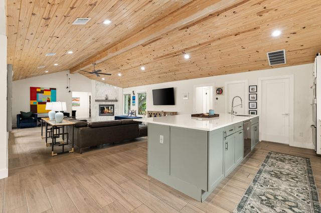 919 Biscayne, Lakeway, TX 78734