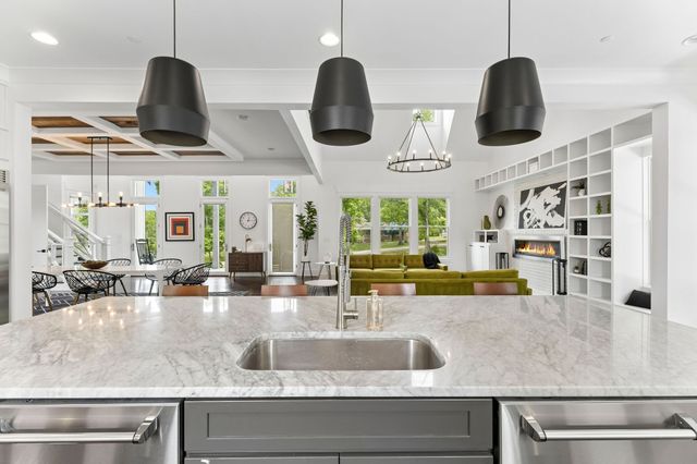 741 Bresslyn Rd, Nashville, TN 37205