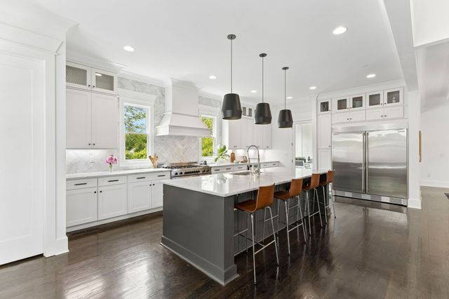 741 Bresslyn Rd, Nashville, TN 37205