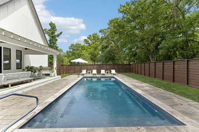 741 Bresslyn Rd, Nashville, TN 37205