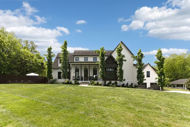 741 Bresslyn Rd, Nashville, TN 37205