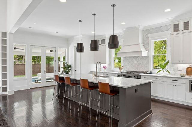741 Bresslyn Rd, Nashville, TN 37205