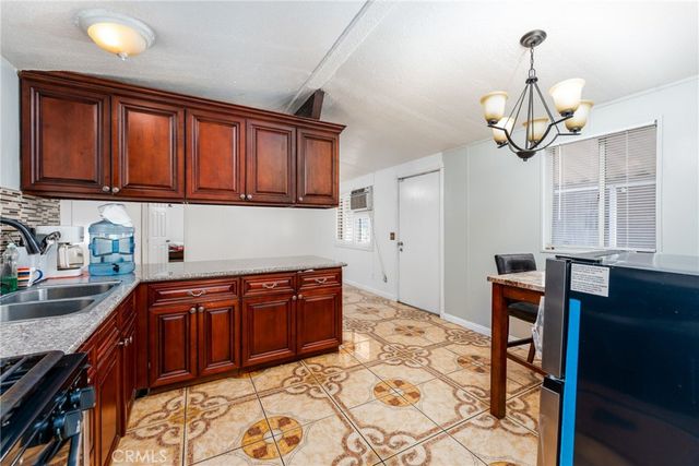 17225 Valley, Fontana, CA 92335