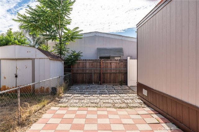 17225 Valley, Fontana, CA 92335