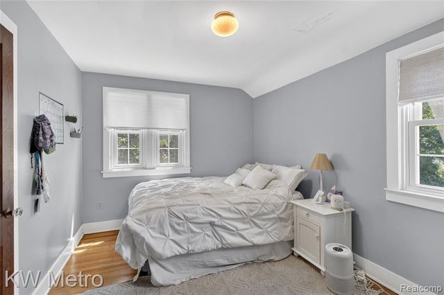 1823 W Houstonia Avenue, Royal Oak, MI 48073