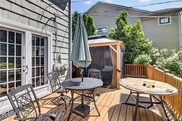 1823 W Houstonia Avenue, Royal Oak, MI 48073