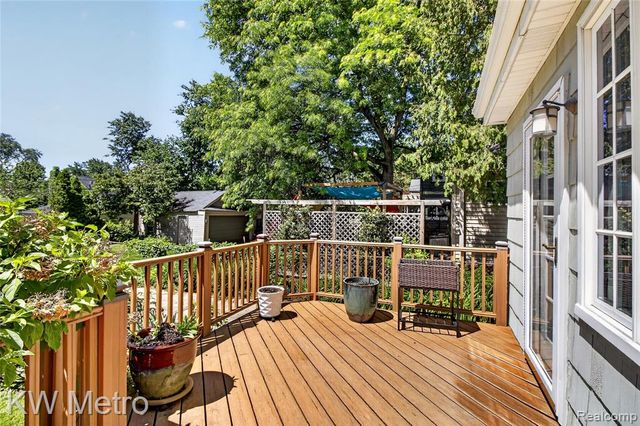1823 W Houstonia Avenue, Royal Oak, MI 48073