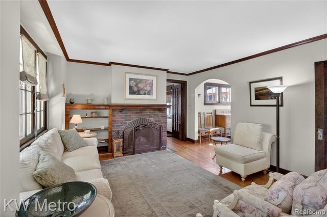1823 W Houstonia Avenue, Royal Oak, MI 48073