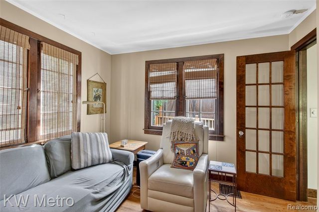 1823 W Houstonia Avenue, Royal Oak, MI 48073