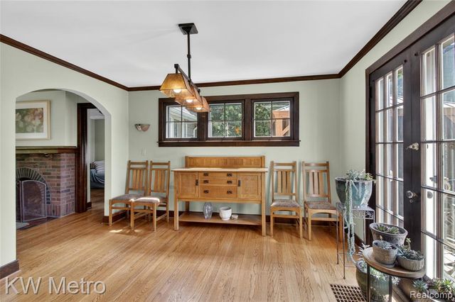 1823 W Houstonia Avenue, Royal Oak, MI 48073