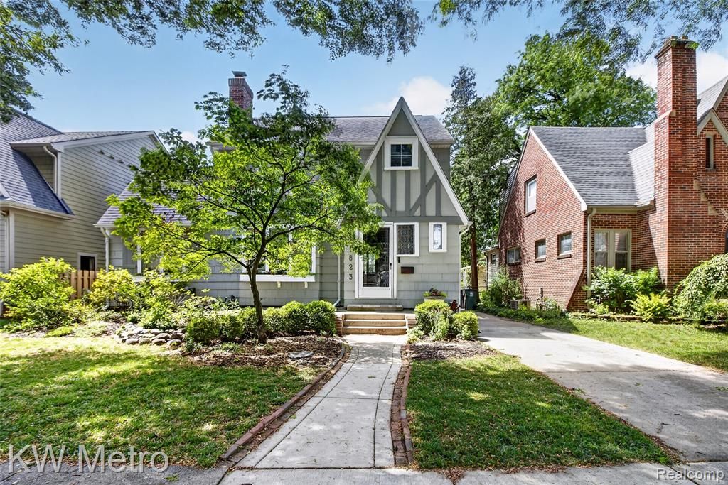 1823 W Houstonia Avenue, Royal Oak, MI 48073