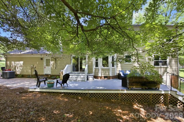 2011 Windlock Drive, Charlotte, NC 28270