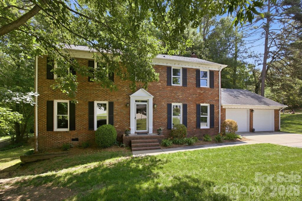 2011 Windlock Drive, Charlotte, NC 28270