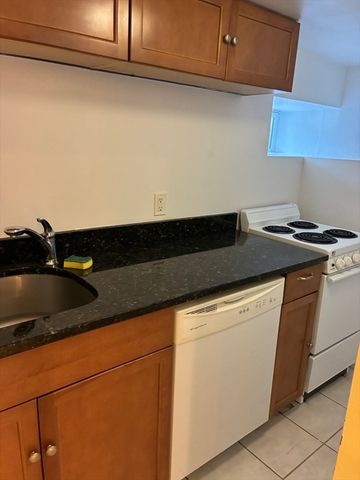 93 Crescent Hill Ave, Arlington, MA 02474
