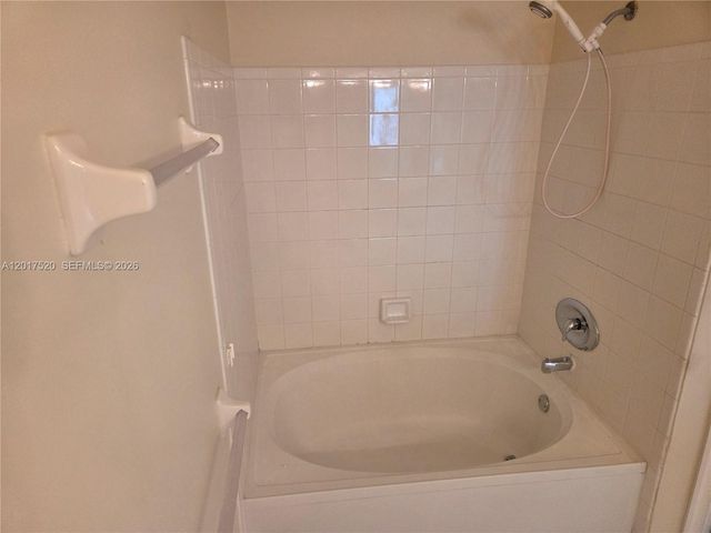 47 Simonton Cir, Weston, FL 33326