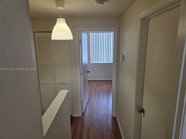 47 Simonton Cir, Weston, FL 33326