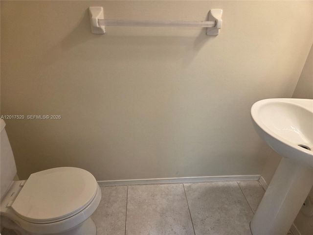 47 Simonton Cir, Weston, FL 33326