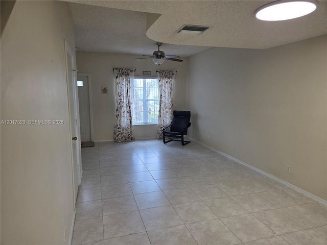 47 Simonton Cir, Weston, FL 33326