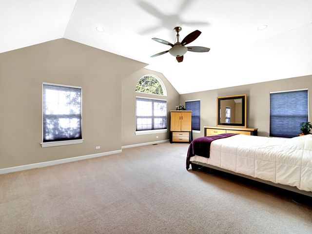 361 S Quentin Road, Palatine, IL 60067