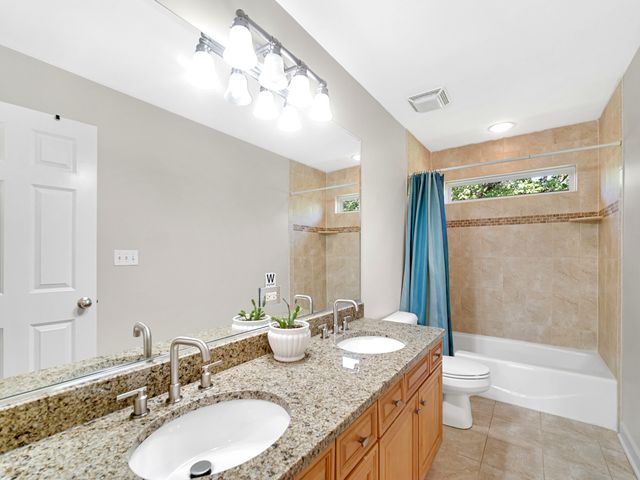 361 S Quentin Road, Palatine, IL 60067