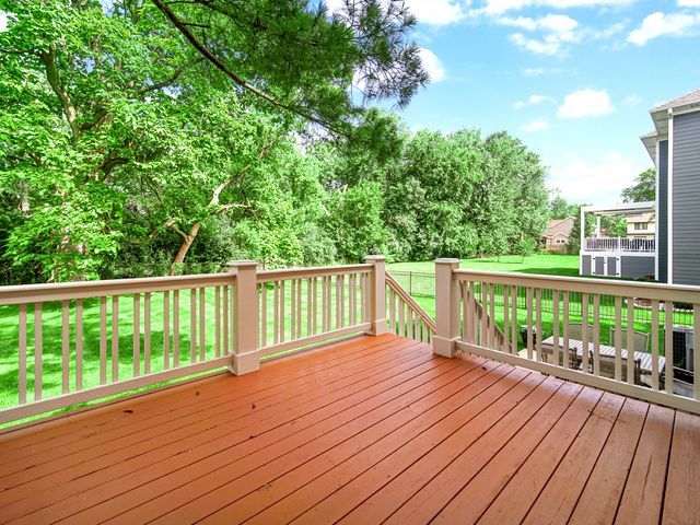 361 S Quentin Road, Palatine, IL 60067
