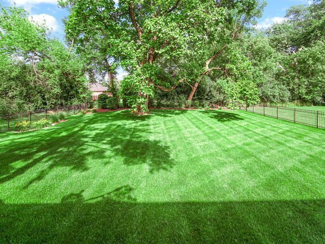 361 S Quentin Road, Palatine, IL 60067