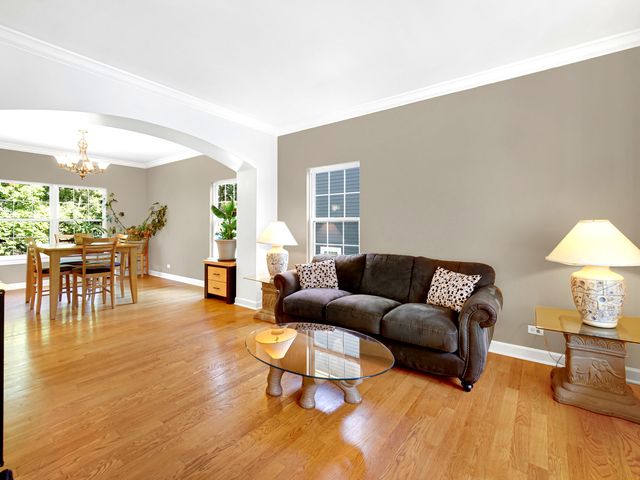 361 S Quentin Road, Palatine, IL 60067