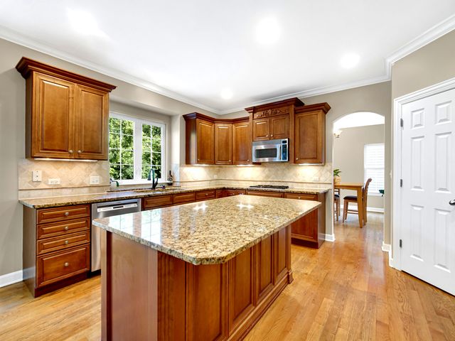 361 S Quentin Road, Palatine, IL 60067