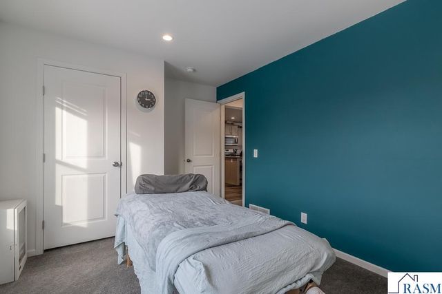 2015 Essler Drive, St. Peter, MN 56082