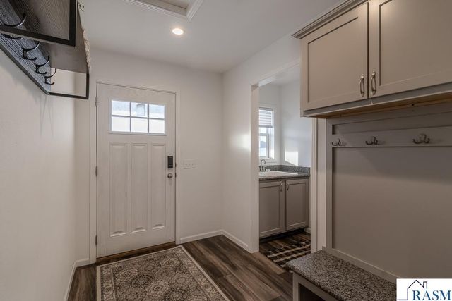 2015 Essler Drive, St. Peter, MN 56082