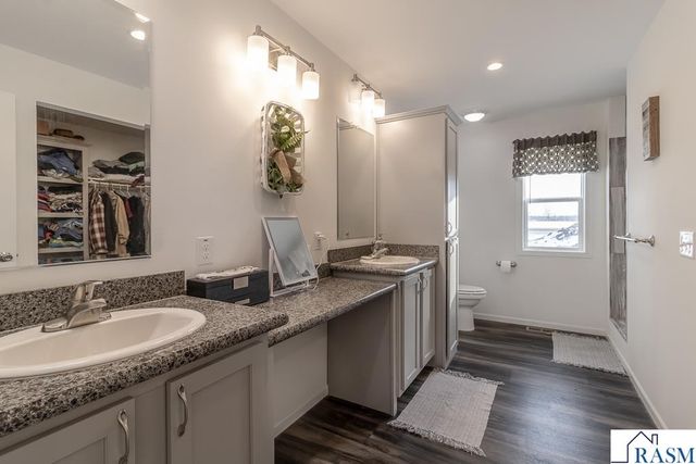 2015 Essler Drive, St. Peter, MN 56082