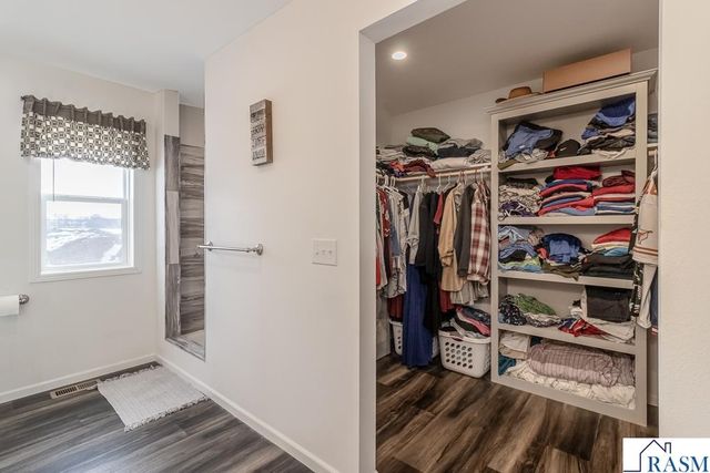 2015 Essler Drive, St. Peter, MN 56082