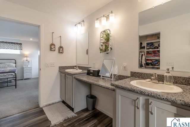 2015 Essler Drive, St. Peter, MN 56082