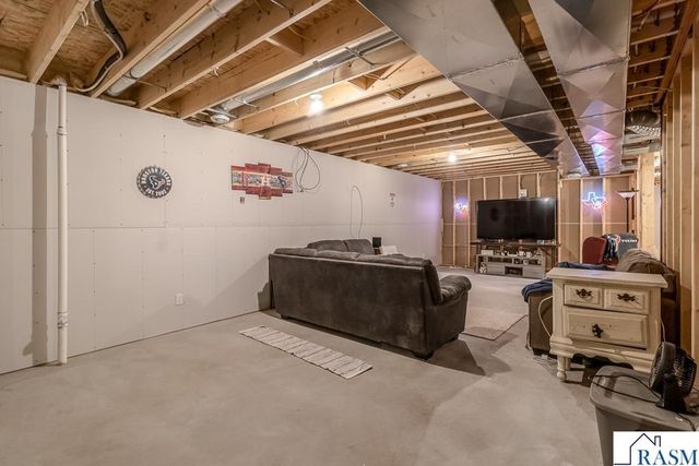 2015 Essler Drive, St. Peter, MN 56082