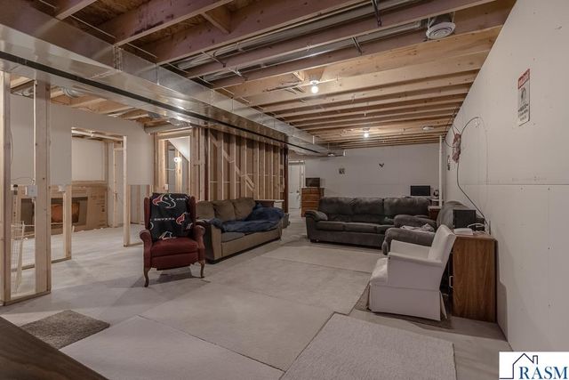 2015 Essler Drive, St. Peter, MN 56082