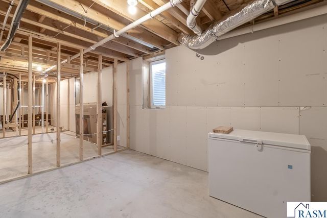 2015 Essler Drive, St. Peter, MN 56082