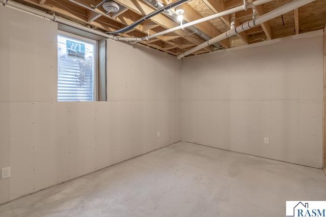 2015 Essler Drive, St. Peter, MN 56082